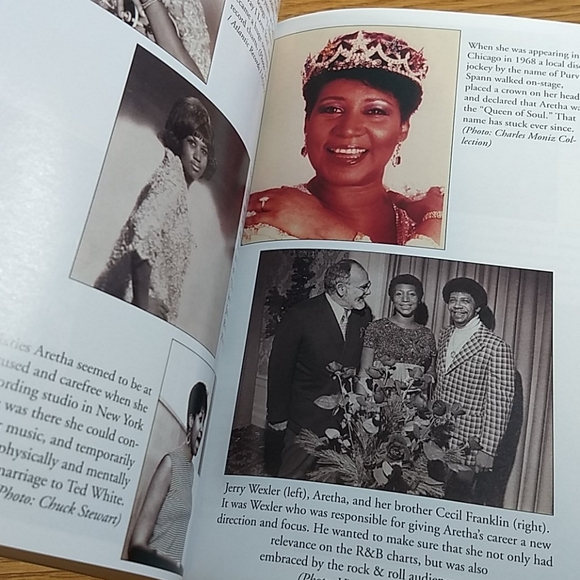 Aretha Franklin:Tribute Edition softcover Bio - Picture 13 of 16
